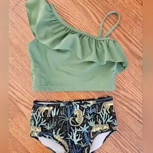 Adorable ruffle butts two piece swim, NWTz green leopard print